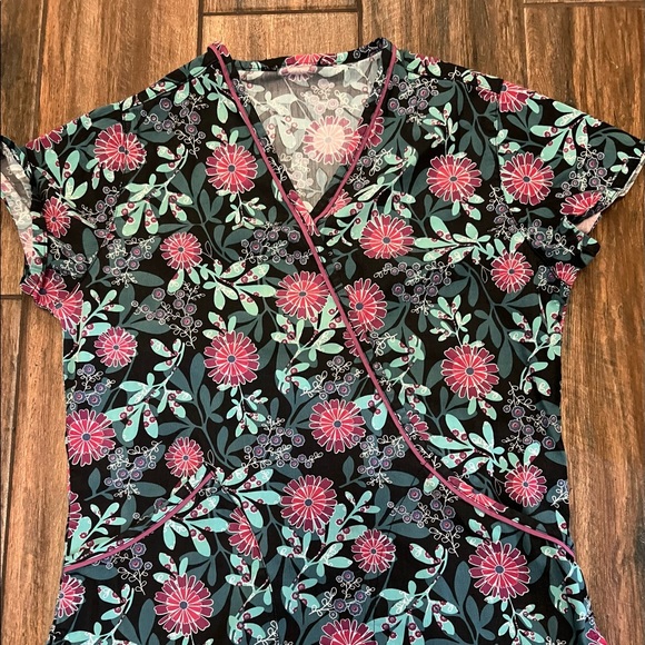 Tops - Women’s scrub top